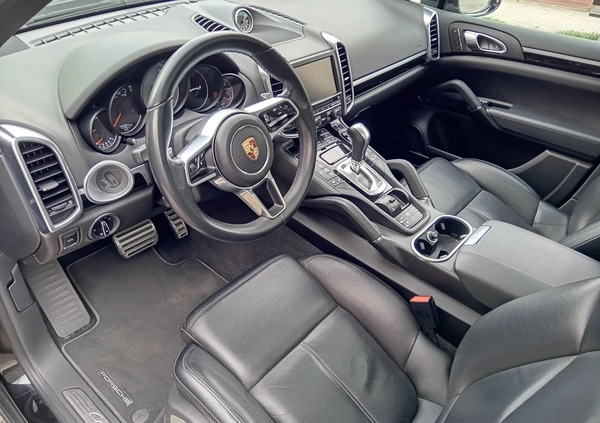 Porsche Cayenne cena 146000 przebieg: 71000, rok produkcji 2015 z Gdańsk małe 254